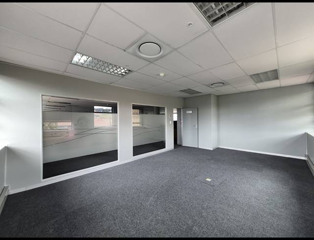 860M² OFFICE TO LET IN SUNNINGHILL
